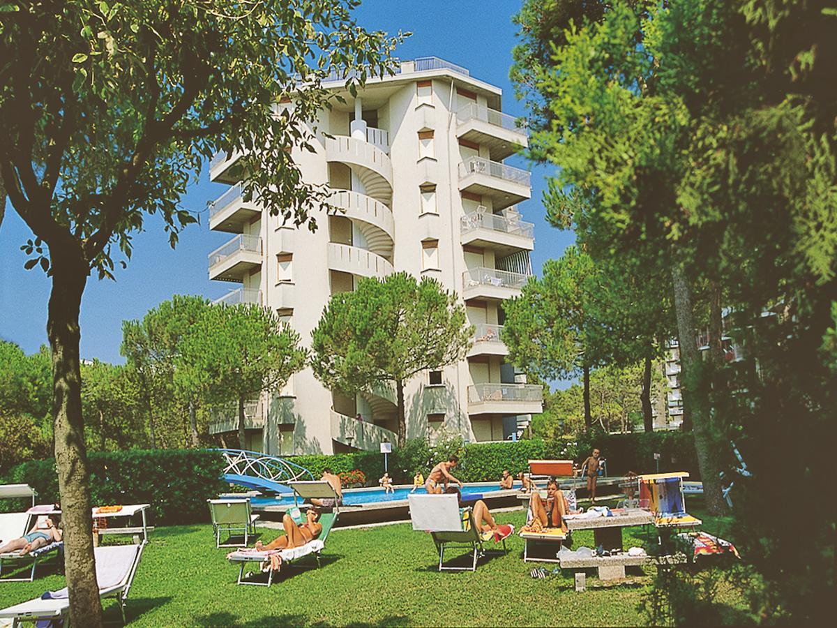 Marco Polo Apartment Lignano Sabbiadoro Exterior photo